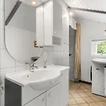 Hébergement de vacances Two Bedroom Beautiful In *