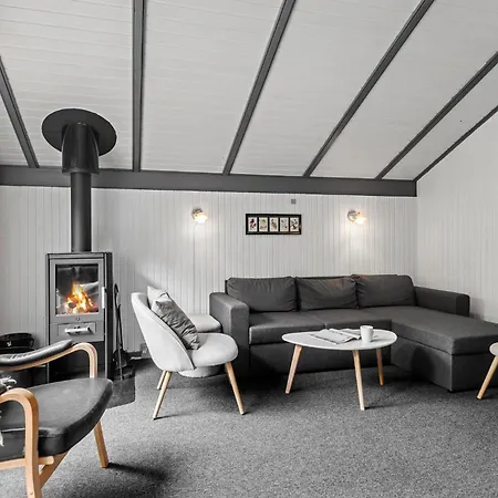 Two Bedroom Beautiful In 別荘