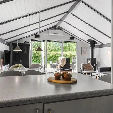 Two Bedroom Beautiful In 別荘