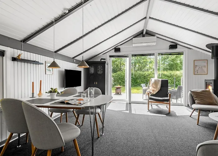 Hébergement de vacances Two Bedroom Beautiful In *