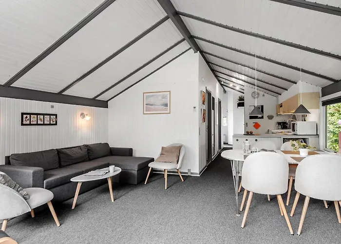 Hébergement de vacances Two Bedroom Beautiful In *